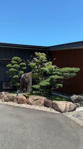 〒445-0033 愛知県西尾市室町中屋敷１６３