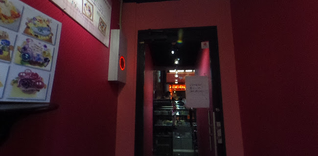 夜のケーキ屋さん