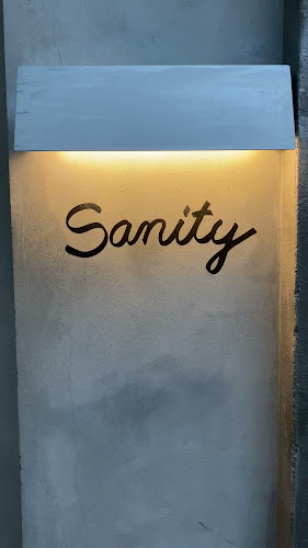 Opinii despre クラフトビール専門店 学芸大学 Sanity - サニティー în 目黒区 - 飲食業