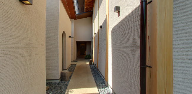 〒330-0071 埼玉県さいたま市浦和区上木崎１丁目１１−１２