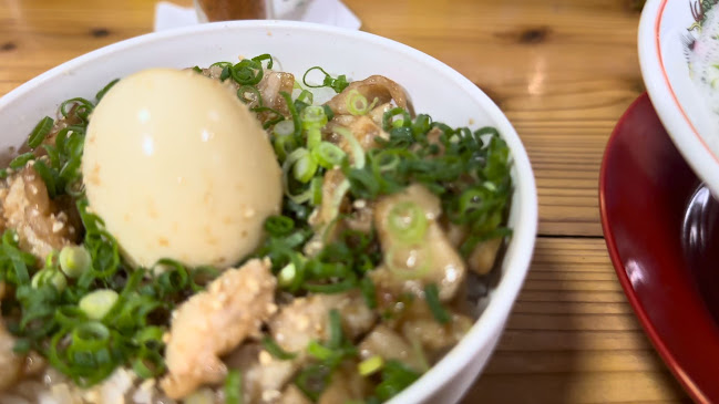 〒901-2221 沖縄県宜野湾市伊佐１丁目１０−１