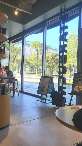 〒164-0001 東京都中野区中野４丁目１０−２