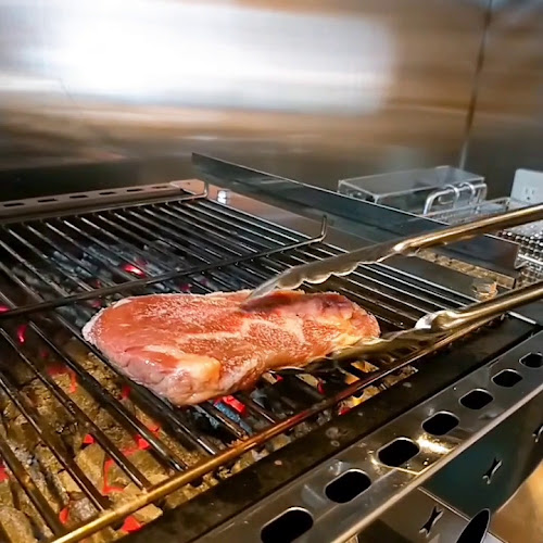 溶岩焼きグリルと世界のワイン肉助 上大岡店