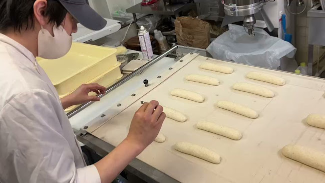 ベーカリーゲン 奈良左京店 - 飲食業