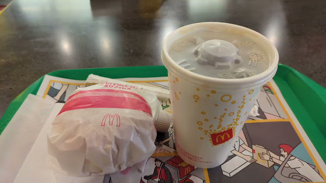 Opinii despre マクドナルド ＬＩＮＫＳＵＭＥＤＡ店 în 大阪市 - 飲食業