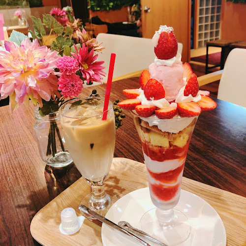Opinii despre Tokyo Orchard Cafe în 新宿区 - 飲食業