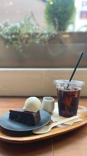 〒604-8115 京都府京都市中京区蛸薬師通堺町西入雁金町373番地 みよいビル 1階