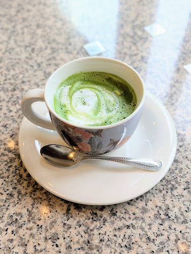 Opinii despre カフェ・ド・ラペ în 大阪市 - 飲食業