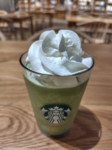 Opinii despre スターバックス コーヒー 直江津店 în 上越市 - 飲食業