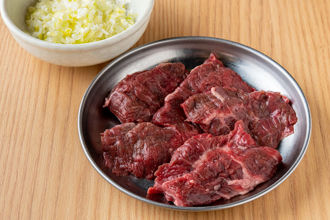 焼肉ホルモンまるよし精肉店 天六店 - 飲食業