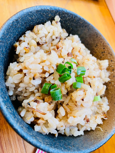 〒904-2142 沖縄県沖縄市登川２丁目１０−１