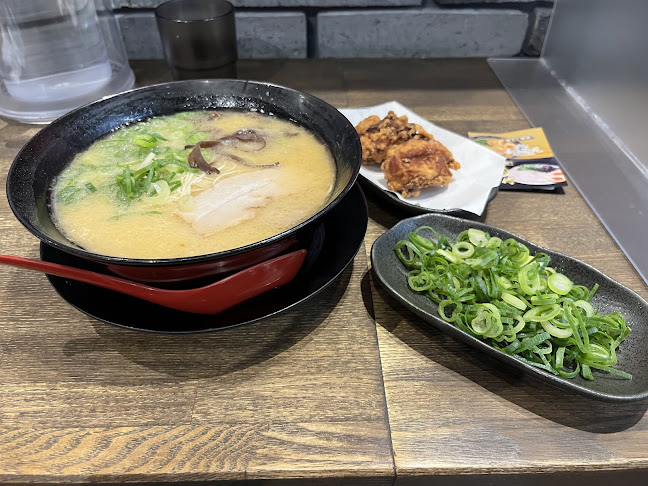 Opinii despre 福岡豚骨ラーメン 秀侍 în 大阪市 - 飲食業