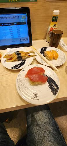 回転寿司みさき 鎌倉小町通り店 - 飲食業