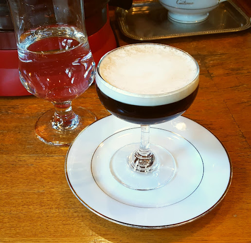 カフェ・コンティニュー - 飲食業