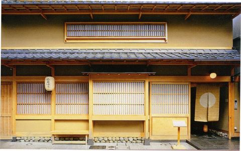 〒500-8826 岐阜県岐阜市住吉町１２