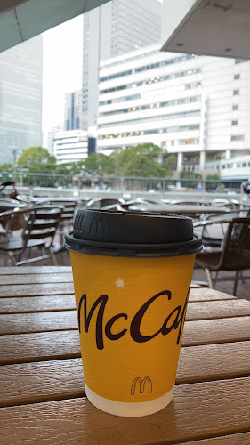 Opinii despre マクドナルド 横浜ベイクォーター店 în 横浜市 - 飲食業