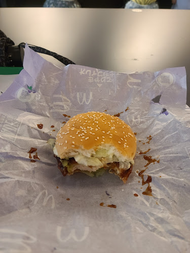 Opinii despre マクドナルド 烏丸御池店 în 京都市 - 飲食業