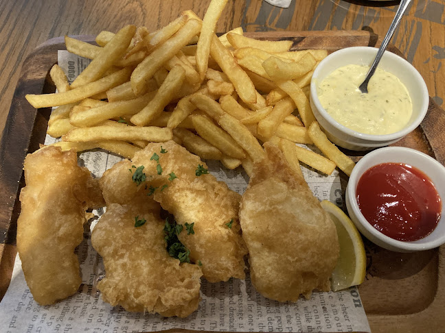 Beer & Spice KITTE丸の内店 - 千代田区