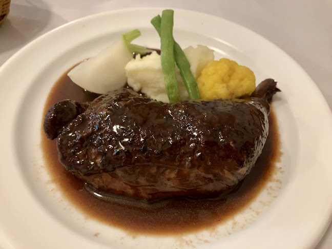 アン・プティ・ポン - 飲食業