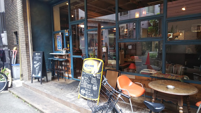 Opinii despre ボ・タンバリンカフェ în 神戸市 - 飲食業