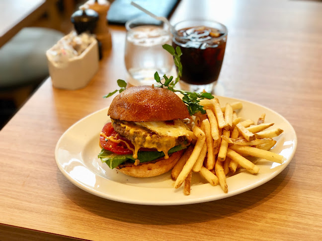 サラベス 東京店