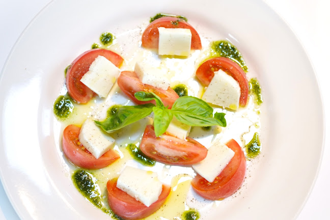 カーニャ - 飲食業