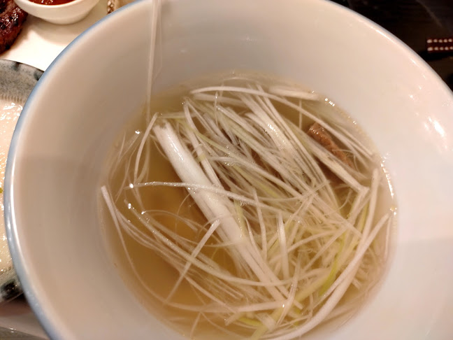 Comentarii opinii despre 炭焼牛たん東山 沖縄リウボウ店