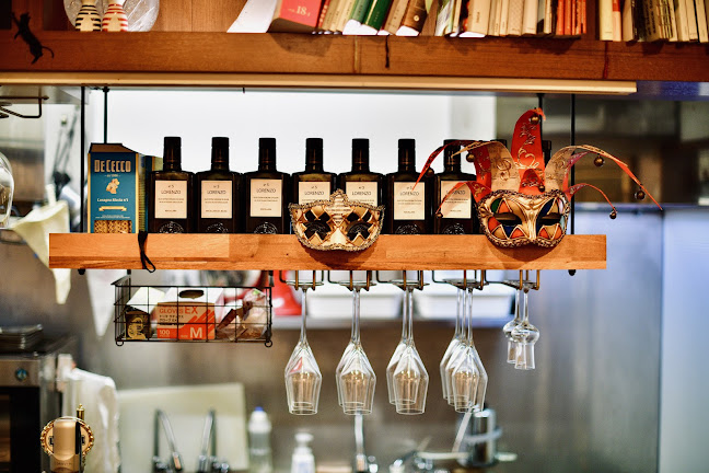 トラットリア バル ブルローネ