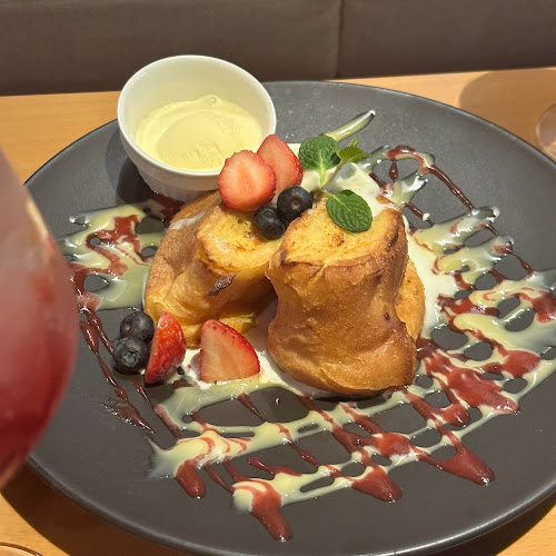 Comentarii opinii despre 24/7 café apartment 池袋