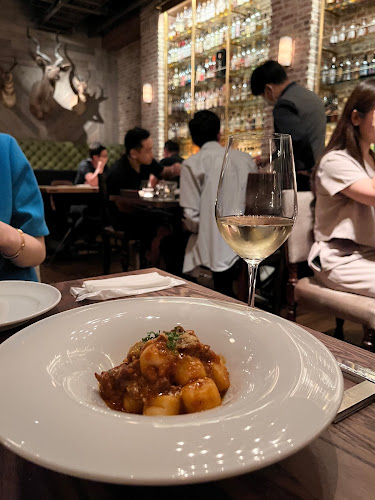 Opinii despre 東京ウイスキーライブラリー în 港区 - 飲食業