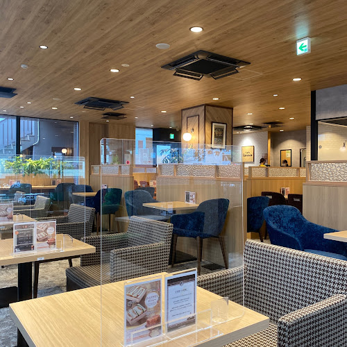 〒231-0861 神奈川県横浜市中区元町１丁目１８