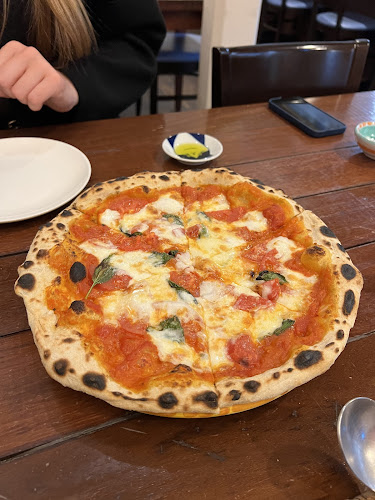 トラットリア バル ブルローネ