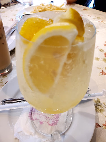 Opinii despre ローズガーデンカフェ în 北中城村 - 飲食業