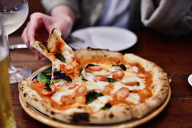 トラットリア バル ブルローネ