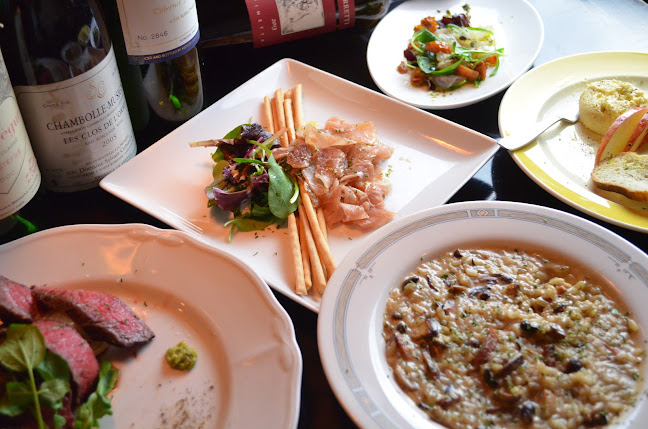 Opinii despre ワインと料理 セラヴィ în 神戸市 - 飲食業