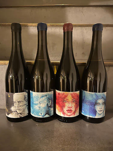 Comentarii opinii despre ワインショップマルコホール