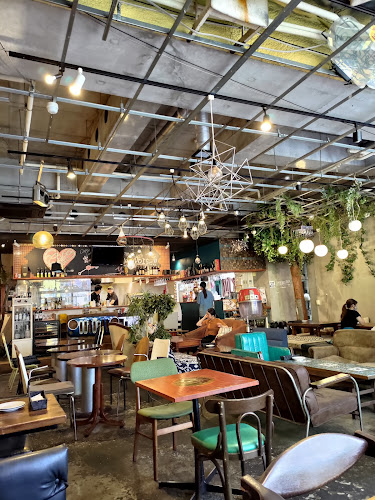 FES by asobi - 飲食業