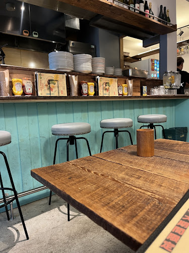 Comentarii opinii despre Chillax Burgers＆Wine