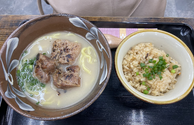 〒901-0155 沖縄県那覇市金城３丁目７−１