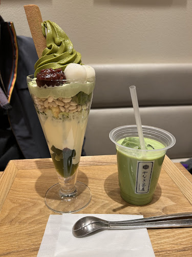 〒110-0005 東京都台東区上野７丁目１−１ エキュート上野 改札外2階