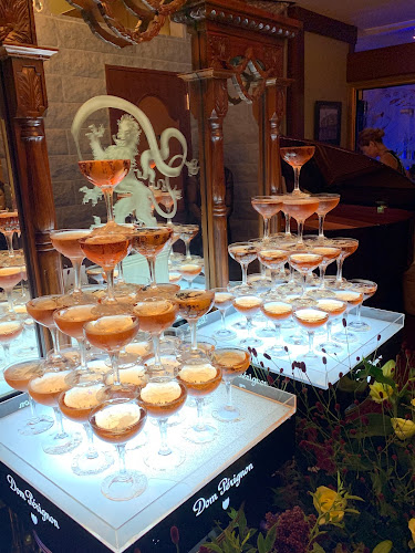 Opinii despre クラブ利恵 în 金沢市 - 飲食業