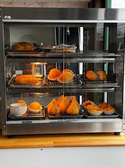 Tropical Lanches - トロピカル ブラジルの食品