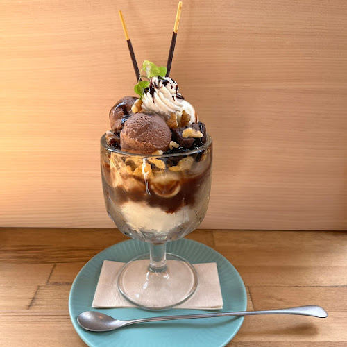 Opinii despre 夜パフェ în いわき市 - 飲食業