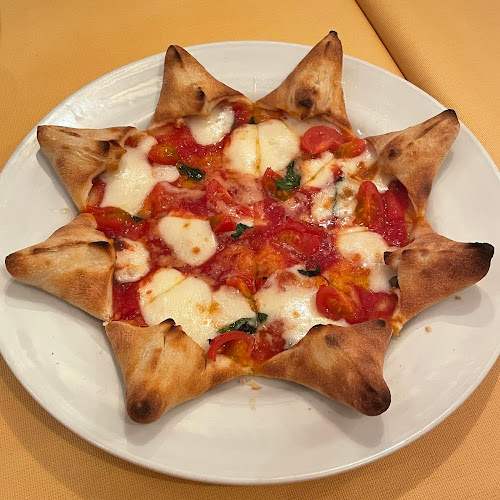 オステリア アルコバレーノ - 飲食業