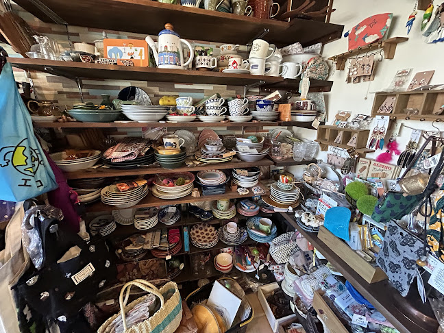 Opinii despre 服と雑貨＆カフェ 地球館 în 東大阪市 - 飲食業