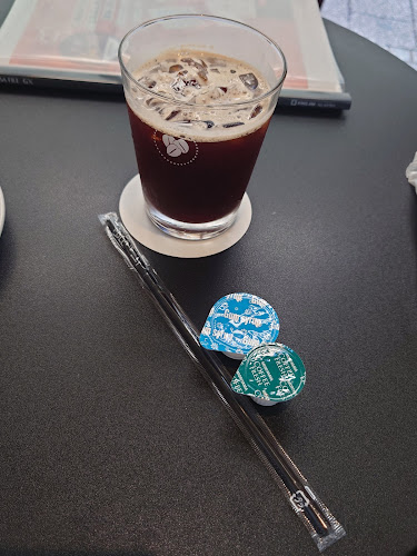 Cafe Dining&Bar FLAT カフェ ダイニングバー フラット - 飲食業