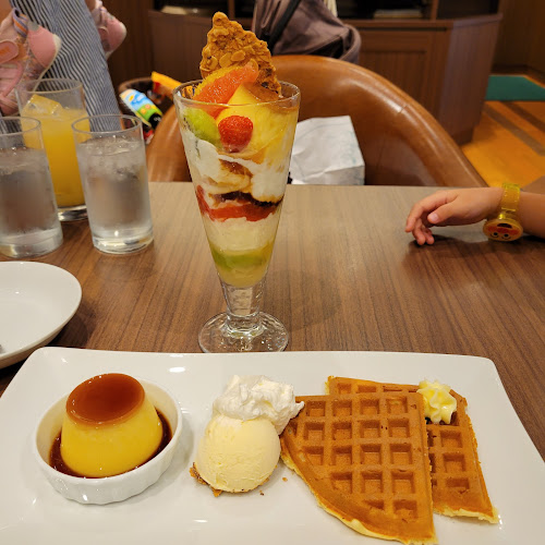 Opinii despre カフェモロゾフ 大和香林坊店 în 金沢市 - 飲食業