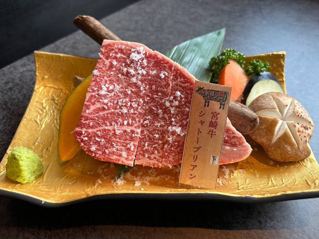 Comentarii opinii despre ぴこぴこ精肉店 レインボー通り