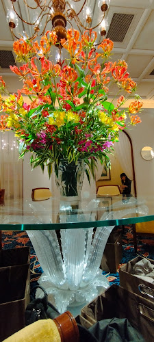 〒104-0061 東京都中央区銀座５丁目４−６ B1F