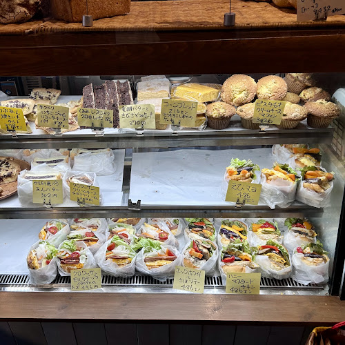 〒330-0062 埼玉県さいたま市浦和区仲町３丁目３−１１